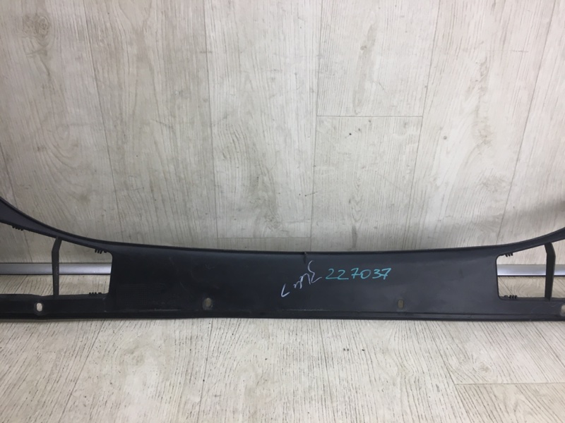 Пластик под лобовое стекло / Жабо FORD FOCUS 10-18 BK 2.0 XQDA