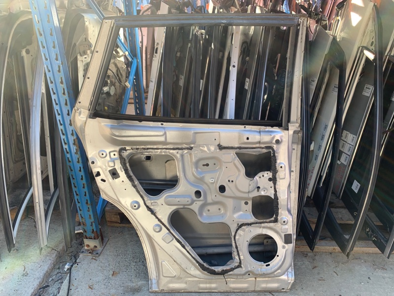 Дверь задняя левая MURANO Z50 02-07