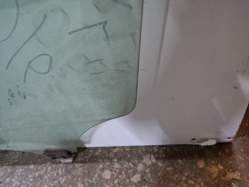 Стекло двери переднее левое AURIS 06-12 Стекло двери переднее левое AURIS 06-12