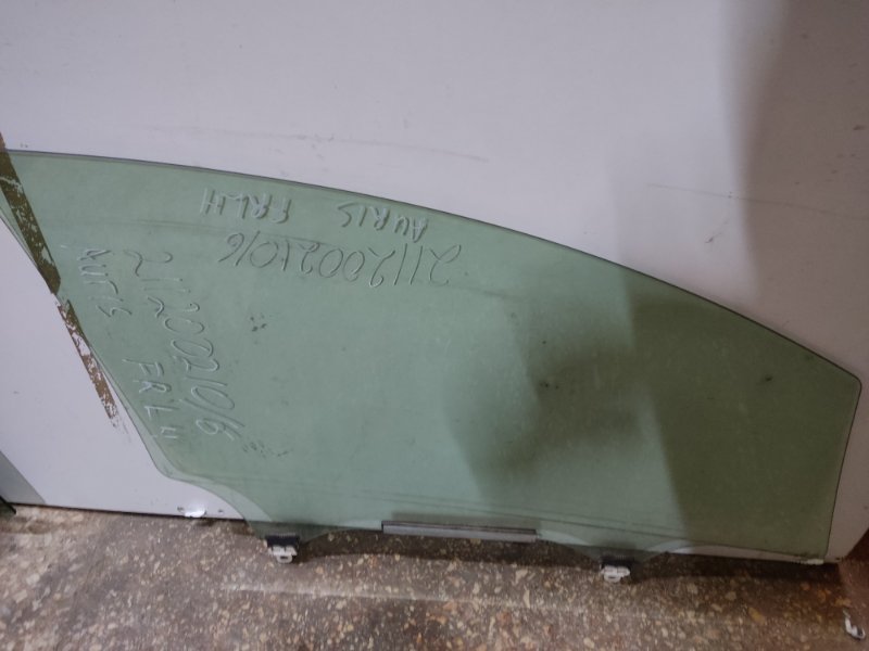 Стекло двери переднее левое TOYOTA AURIS 06-12 Стекло двери переднее левое TOYOTA AURIS 06-12