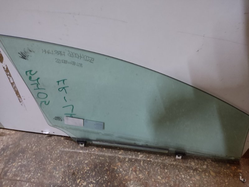 Стекло двери переднее левое TOYOTA AVENSIS 08-18