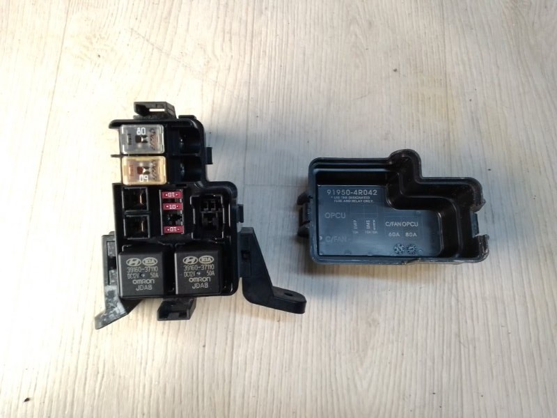 Запчасть блок предохранителей моторный отсек KIA OPTIMA TF 11-16 2014 TF 2.4 G4KK 91254-4U431 Б/У Блок предохранителей моторный отсек KIA OPTIMA TF 11-16 2014 TF 2.4 G4KK 91254-4U431 Б/У