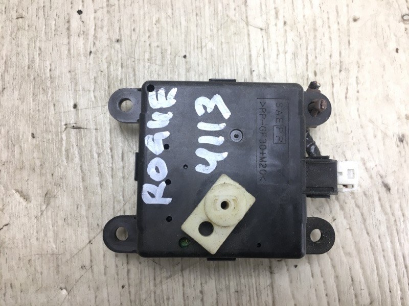 Моторчик заслонки печки ROGUE 08-15 2010 S35 2.5 QR25DE