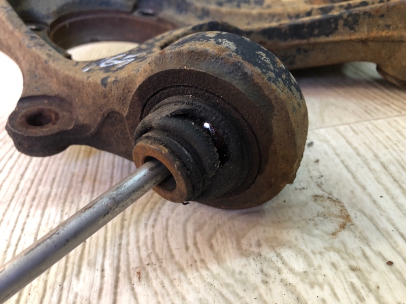 Цапфа задняя левая HYUNDAI SANTA FE (CM) 05-12 CM