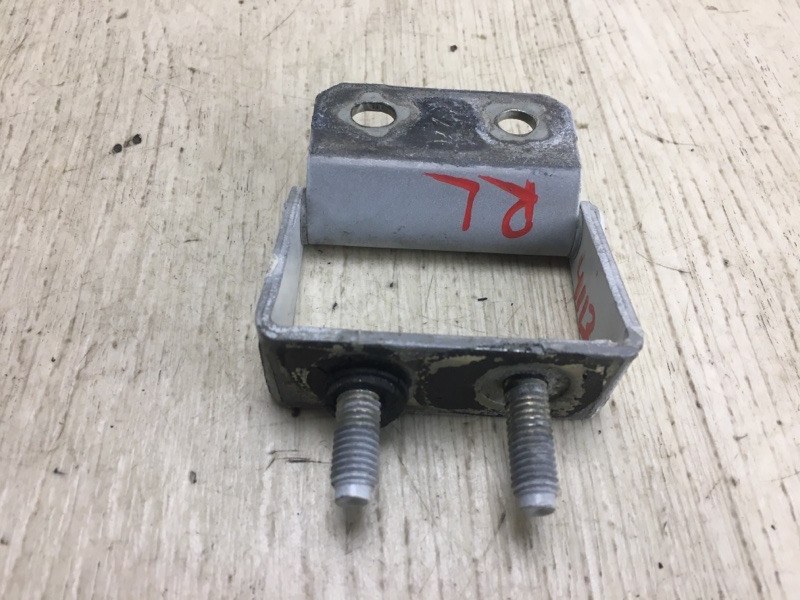 Петля крышки багажника левая NISSAN ROGUE 08-15 S35 2.5 QR25DE