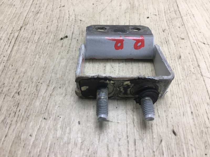 Петля крышки багажника правая NISSAN ROGUE 08-15 S35 2.5 QR25DE