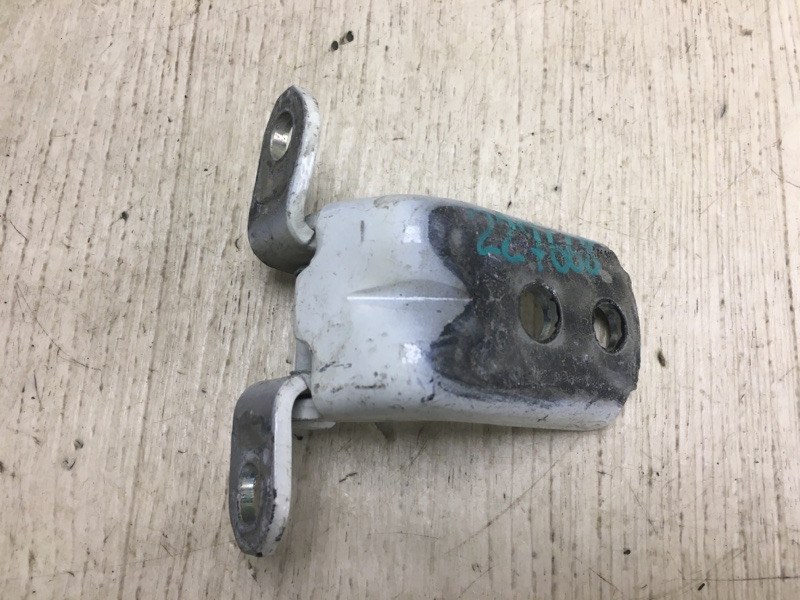 Петля двери нижняя передняя правая NISSAN ROGUE 08-15 2010 S35 2.5 QR25DE 82420-4P00A Б/У