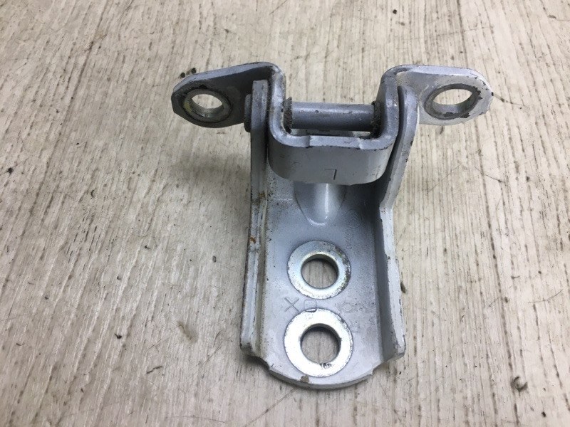 Петля двери нижняя передняя правая NISSAN ROGUE 08-15 S35 2.5 QR25DE