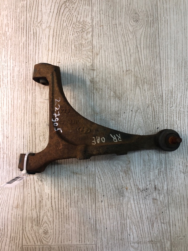 Рычаг задней подвески поперечный верхний правый HYUNDAI SANTA FE (CM) 05-12 CM 55240-2B100 Б/У