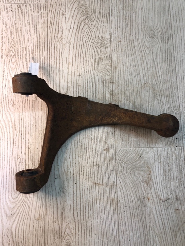 Рычаг задней подвески поперечный верхний правый HYUNDAI SANTA FE (CM) 05-12 CM