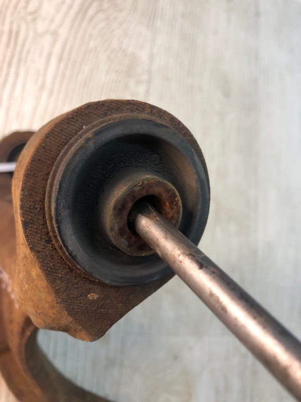 Рычаг задней подвески поперечный верхний правый SANTA FE (CM) 05-12 CM