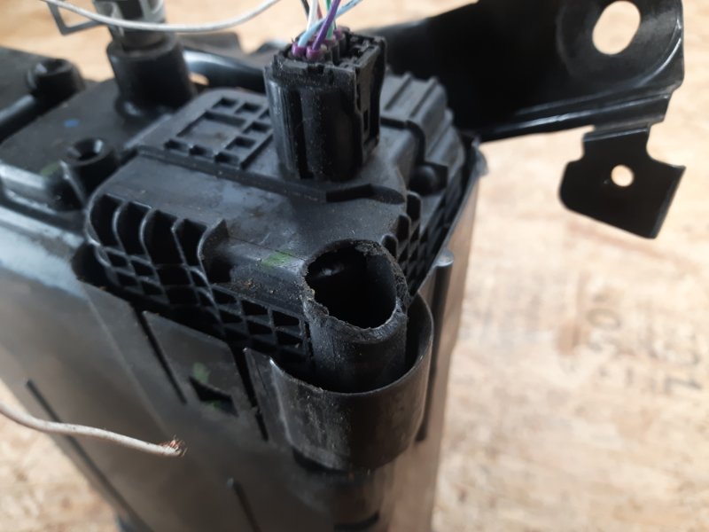 Абсорбер топливный SIENNA 11-16 2015 Минивэн 3.5 2GR-FE