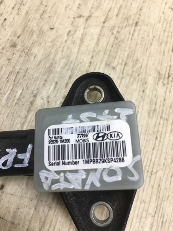 Датчик удара HYUNDAI SONATA YF 10-14 YF 2.4 G4KJ Датчик удара HYUNDAI SONATA YF 10-14 YF 2.4 G4KJ