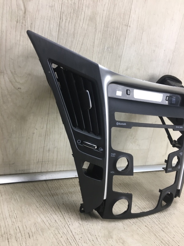 Накладка торпедо под магнитолу HYUNDAI SONATA YF 10-14 YF 2.4 G4KJ