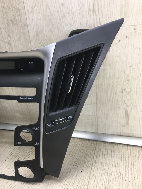 Накладка торпедо под магнитолу SONATA YF 10-14 2011 YF 2.4 G4KJ