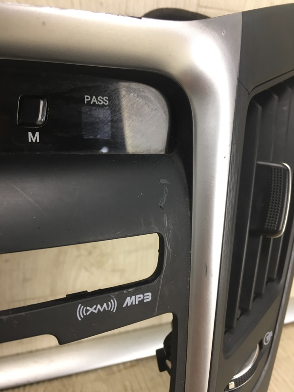 Накладка торпедо под магнитолу SONATA YF 10-14 2011 YF 2.4 G4KJ