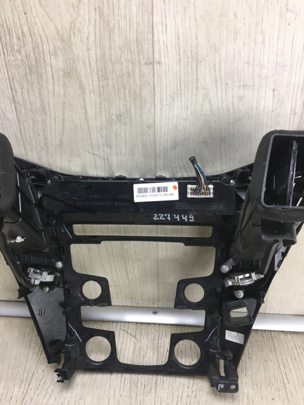 Накладка торпедо под магнитолу SONATA YF 10-14 2011 YF 2.4 G4KJ