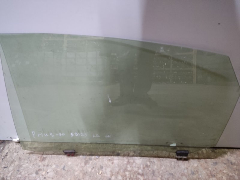 Запчасть стекло двери заднее левое TOYOTA PRIUS - 30 09-17 68104-47050 Б/У Стекло двери заднее левое TOYOTA PRIUS - 30 09-17 68104-47050 Б/У