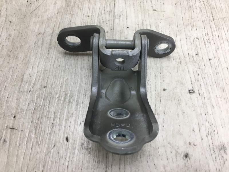 Петля двери верхняя передняя правая FORTE/CERATO TD 08-13 2013 TD 2.0 G4KD Петля двери верхняя передняя правая FORTE/CERATO TD 08-13 2013 TD 2.0 G4KD
