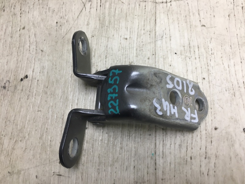 Петля двери нижняя передняя правая KIA FORTE/CERATO TD 08-13 2013 TD 2.0 G4KD 793202H000 Б/У