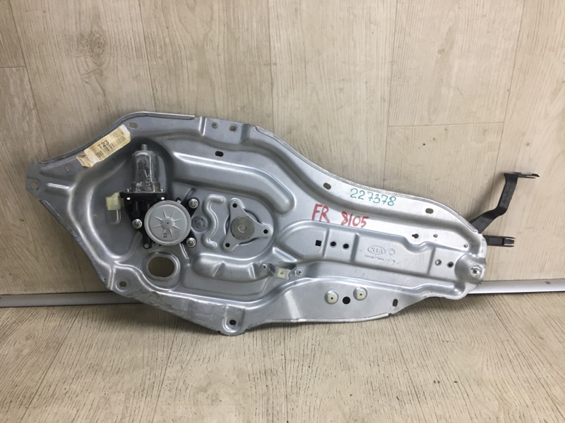 Стеклоподъемник передний правый KIA FORTE/CERATO TD 08-13 2013 TD 2.0 G4KD 82402-1M010 Б/У