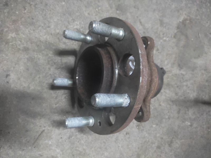 Запчасть ступица задняя правая KIA SOUL PS 13-19 2017 PS 1.6 52750-B2050 Б/У Ступица задняя правая KIA SOUL PS 13-19 2017 PS 1.6 52750-B2050 Б/У