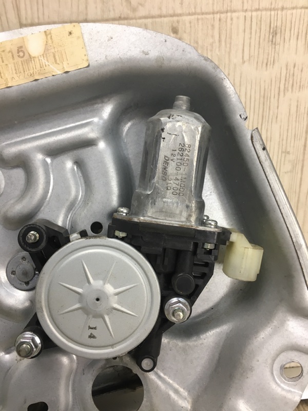 Стеклоподъемник задний левый KIA FORTE/CERATO TD 08-13 TD 2.0 G4KD Стеклоподъемник задний левый KIA FORTE/CERATO TD 08-13 TD 2.0 G4KD