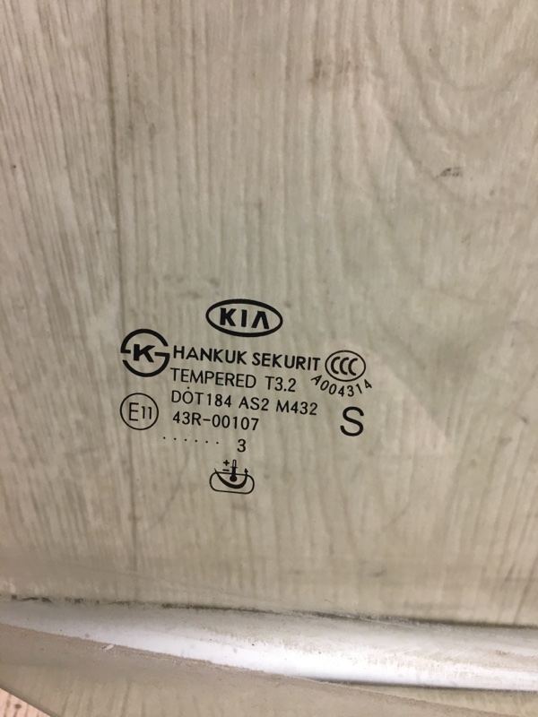 Стекло двери заднее правое FORTE/CERATO TD 08-13 2013 TD 2.0 G4KD Стекло двери заднее правое FORTE/CERATO TD 08-13 2013 TD 2.0 G4KD