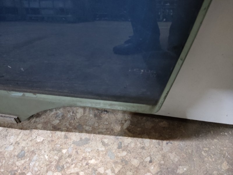 Стекло двери заднее левое ES350 06-12