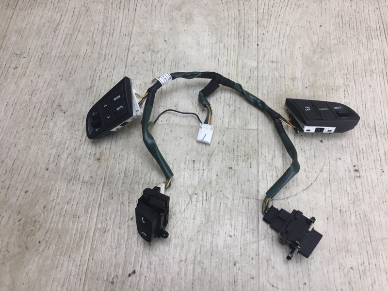 Кнопки на руль KIA FORTE/CERATO TD 08-13 2013 TD 2.0 G4KD 96700-2K000 Б/У