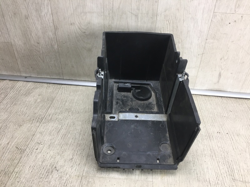 Короб аккумулятора FOCUS 10-18 2015 CB8 2.0 XQDA