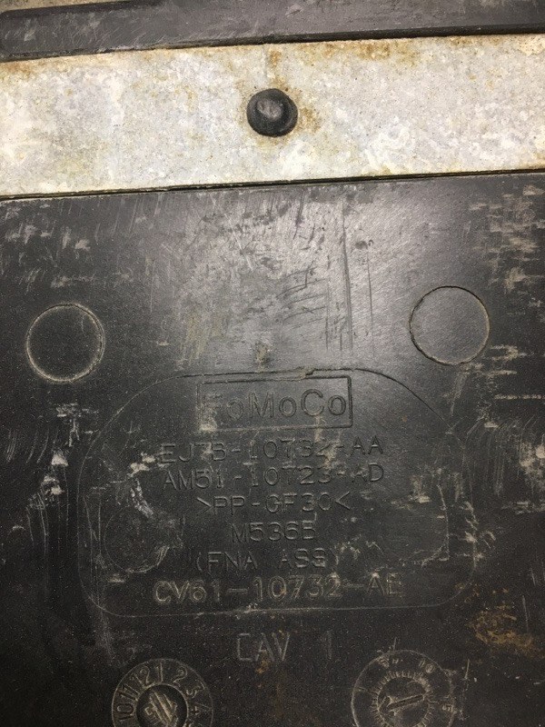 Короб аккумулятора FOCUS 10-18 2015 CB8 2.0 XQDA