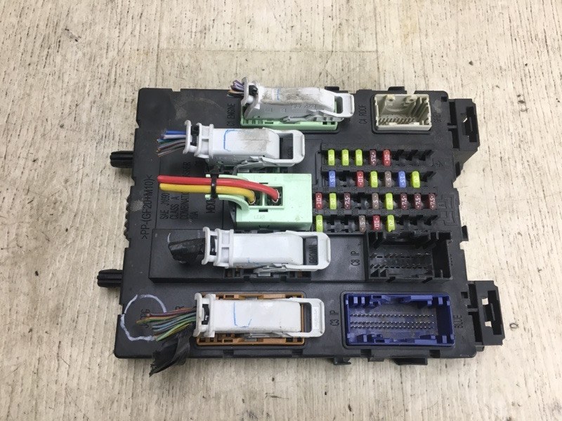 Блок предохранителей моторный отсек FORD FOCUS 10-18 2015 CB8 2.0 XQDA F1FZ-14A068-G Б/У