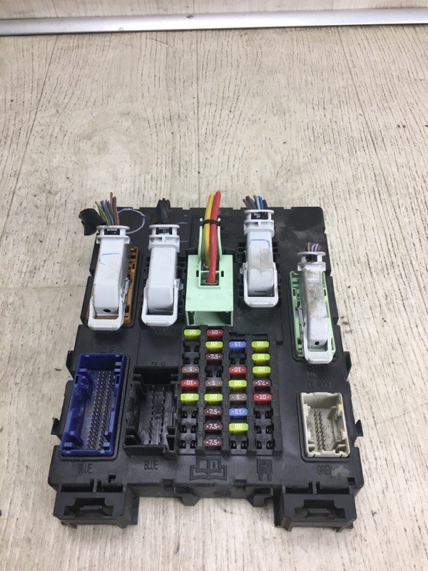 Блок предохранителей моторный отсек FORD FOCUS 10-18 CB8 2.0 XQDA