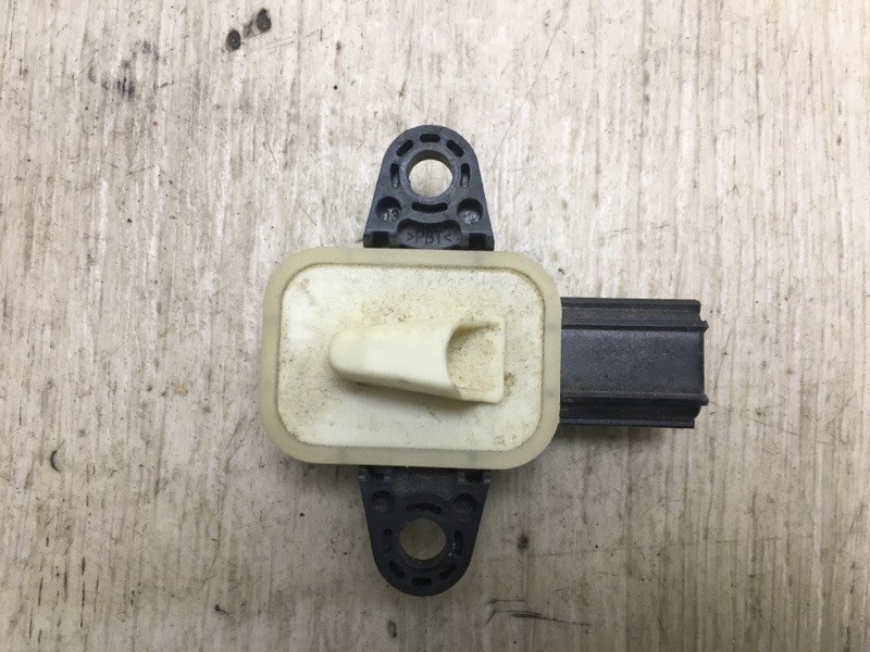 Датчик удара FOCUS 10-18 2015 CB8 2.0 XQDA