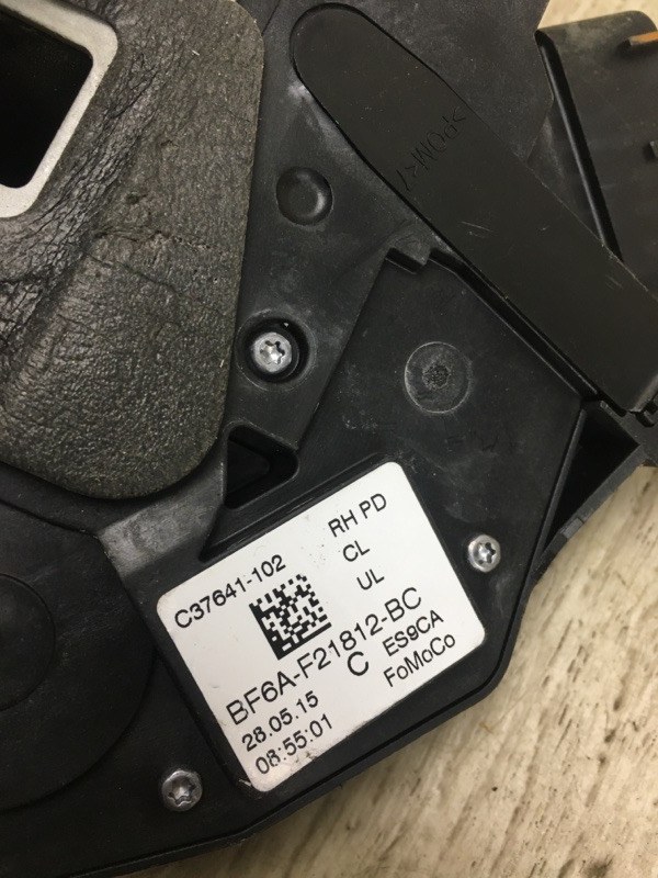 Замок двери передний правый FOCUS 10-18 2015 CB8 2.0 XQDA