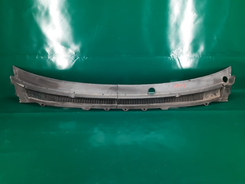 Запчасть пластик под лобовое стекло / жабо SUZUKI KIZASHI 09-14 2011 Седан 2.4 72340-57L10-5PK Б/У Пластик под лобовое стекло / Жабо SUZUKI KIZASHI 09-14 2011 Седан 2.4 72340-57L10-5PK Б/У