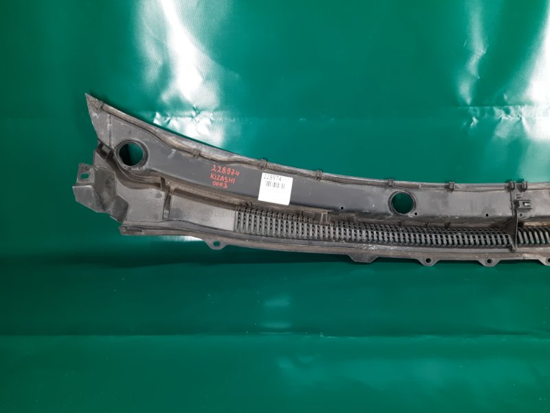 Пластик под лобовое стекло / Жабо KIZASHI 09-14 2011 Седан 2.4 Пластик под лобовое стекло / Жабо KIZASHI 09-14 2011 Седан 2.4