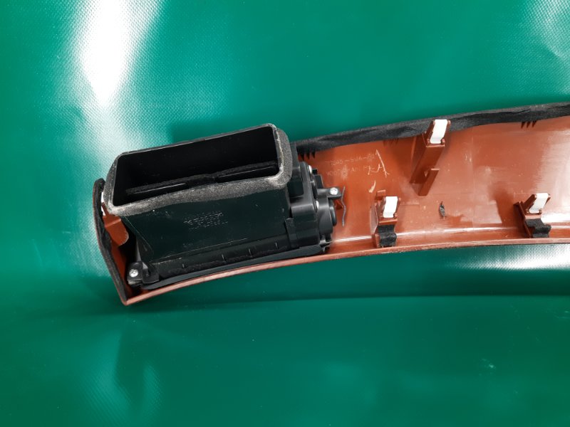 Накладка торпедо RL 05-12 2008 Седан 3.5 Накладка торпедо RL 05-12 2008 Седан 3.5