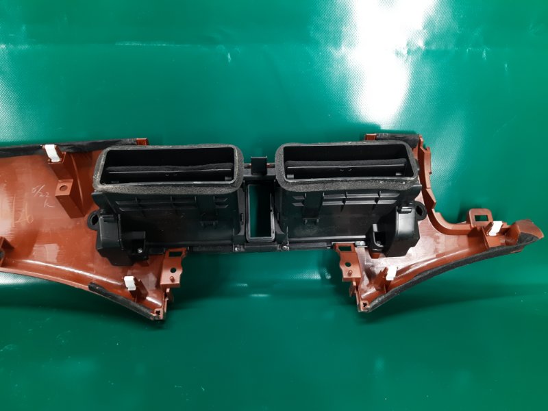 Накладка торпедо RL 05-12 2008 Седан 3.5 Накладка торпедо RL 05-12 2008 Седан 3.5