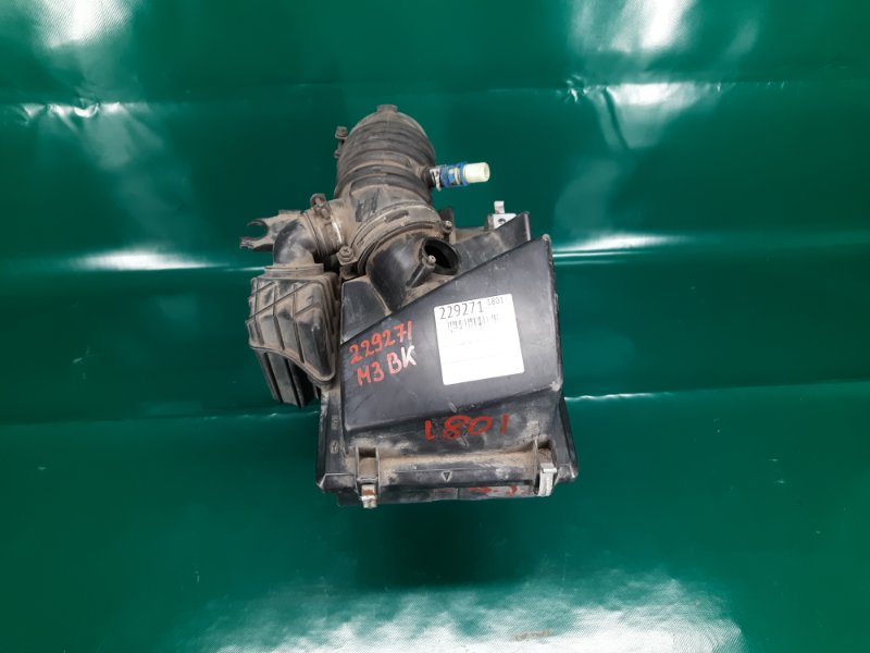 Корпус воздушного фильтра MAZDA 3 BK 03-08 2004 Седан 2.3 LF50-13-320B Б/У