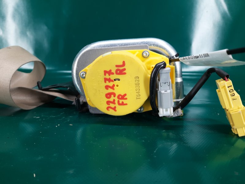 Ремень безопасности передний правый RL 05-12 2008 Седан 3.5