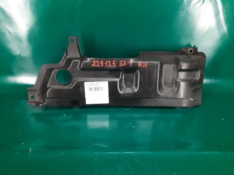 Дефлектор радиатора правый SUZUKI SX4 06-13 2008 Седан J20A 17793-80J00 Б/У