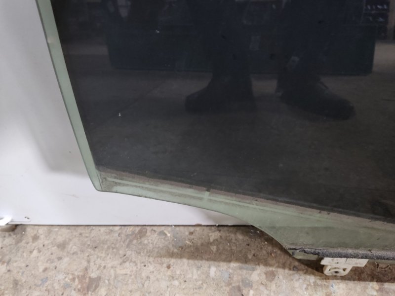 Стекло двери заднее правое G25/G35/G37/Q40 06-14