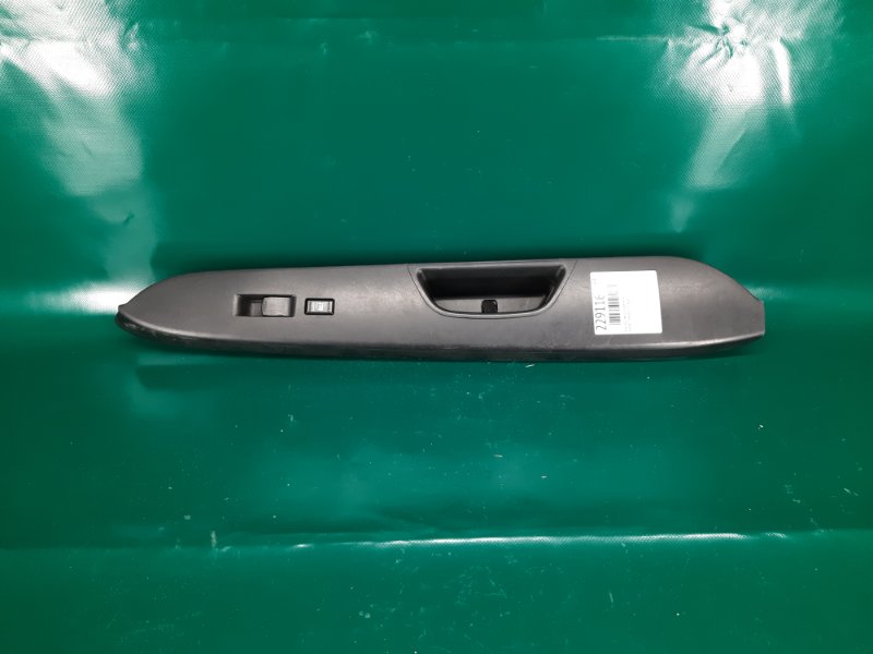 Кнопка стеклоподъемника передняя правая SUZUKI SX4 06-13 2008 Седан J20A 37995-64J00 Б/У