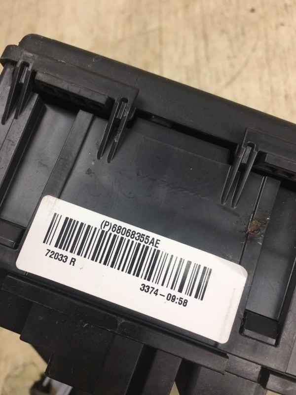 Блок предохранителей моторный отсек JOURNEY 08-20 2015 JC 3.6 ERB