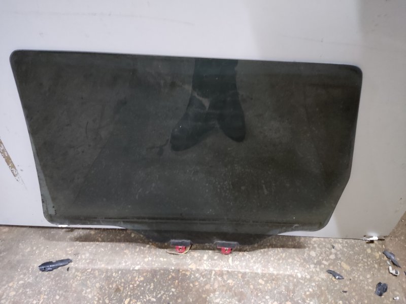 Стекло двери заднее правое MITSUBISHI OUTLANDER 03-07 Внедорожник 2.4 Стекло двери заднее правое MITSUBISHI OUTLANDER 03-07 Внедорожник 2.4