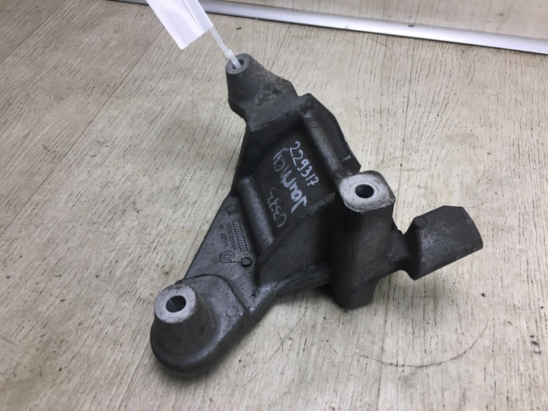 Кронштейн двигателя передний DODGE JOURNEY 08-20 JC 3.6 ERB