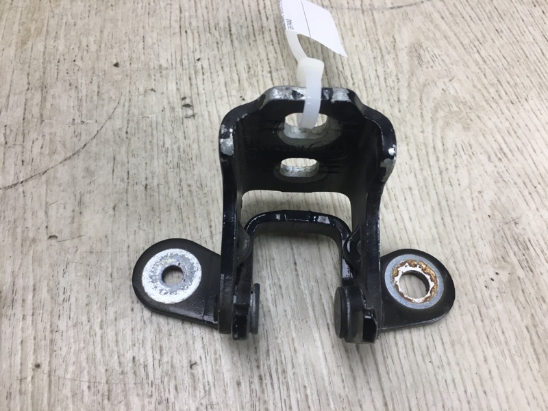 Петля двери верхняя задняя правая DODGE JOURNEY 08-20 2015 JC 3.6 ERB 5067940AD Б/У