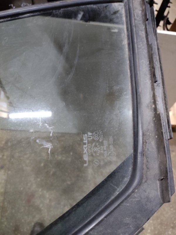 Стекло двери глухое заднее правое GS350 GS300 05-11